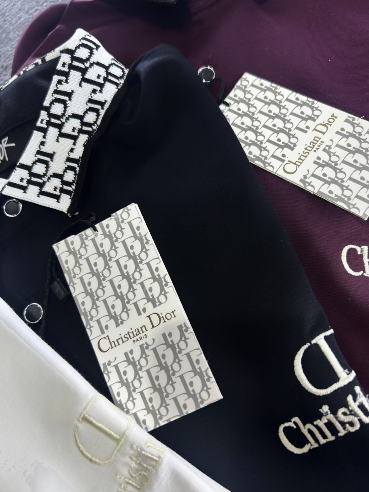 Christin Dor TSHIRT-5 Colours 2 COLOURS{ set of 8 pc ( 2 colour x 4 size )