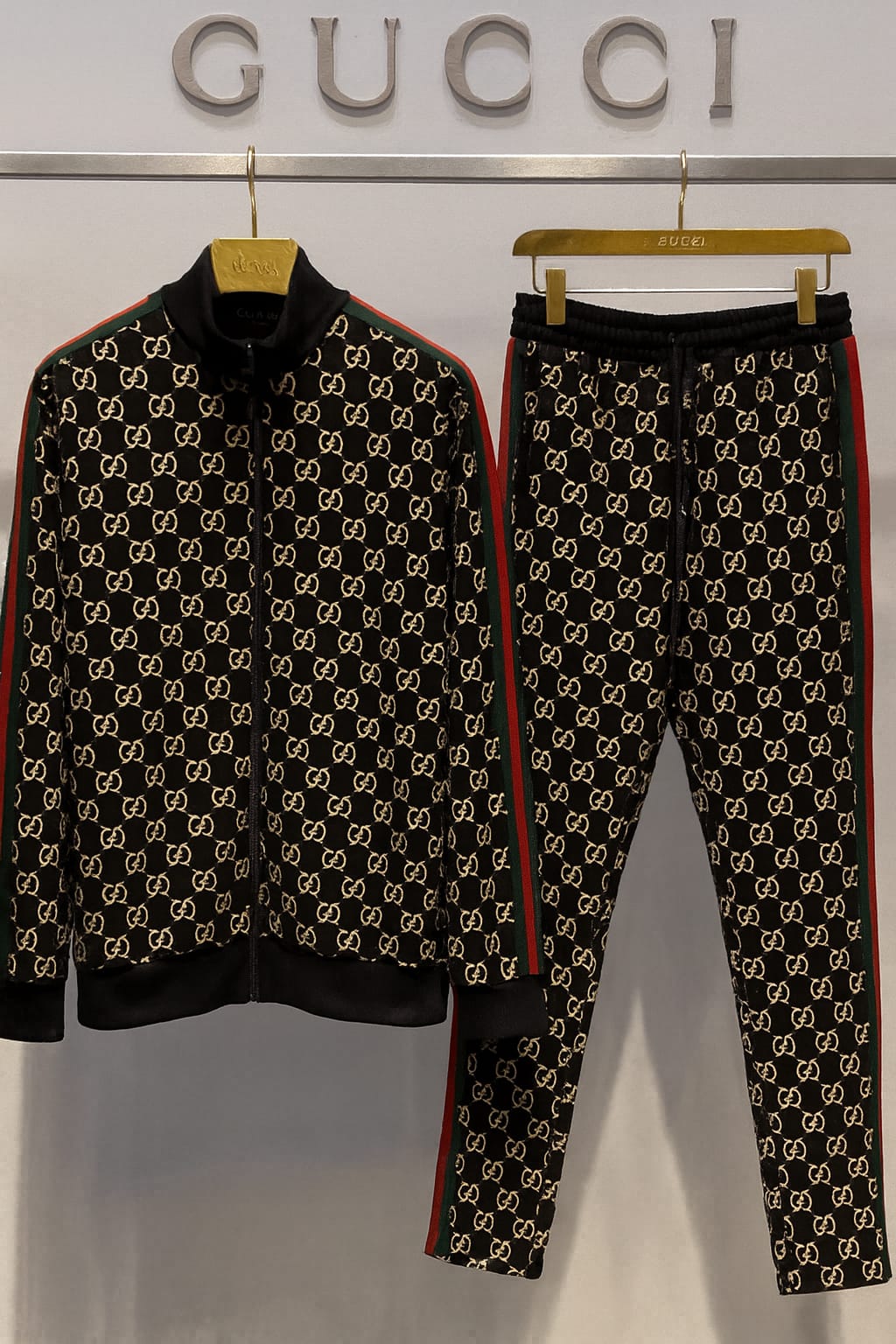 Evergreen Premium Tracksuit- Black- SET OF 4 PCS ( M L XL XXL ) x Rs.1395