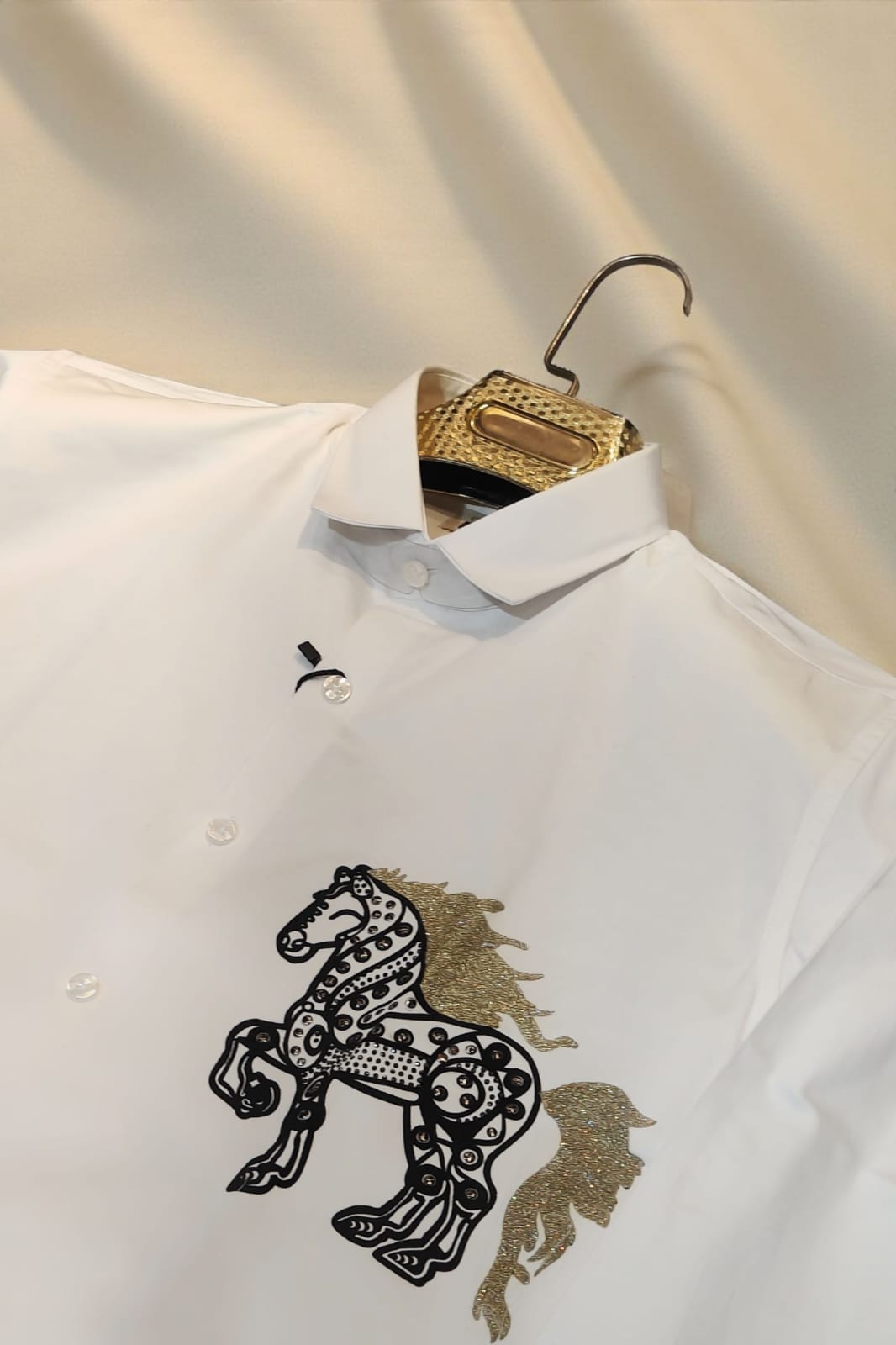 GOLDEN FLARED HORSE DESIGN - SET OF 4 PCS ( M L XL XXL ) x Rs.595